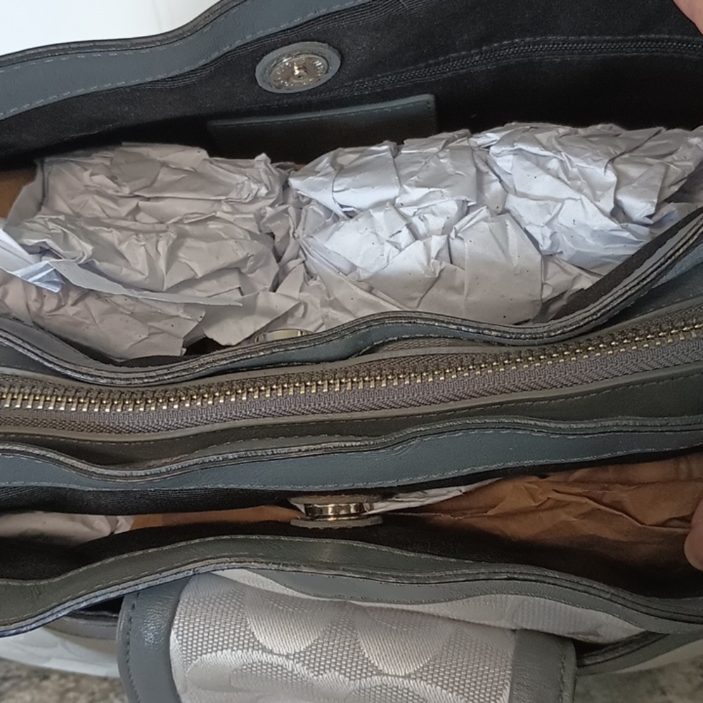 Coach "Cricket" Shoulder Bag - Picture 4 of 12
